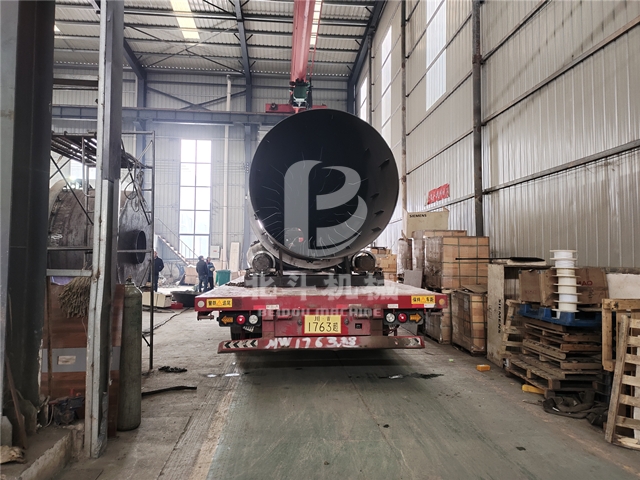 風(fēng)雪中北斗機(jī)械馬力全開保障果殼活化爐運(yùn)往云南